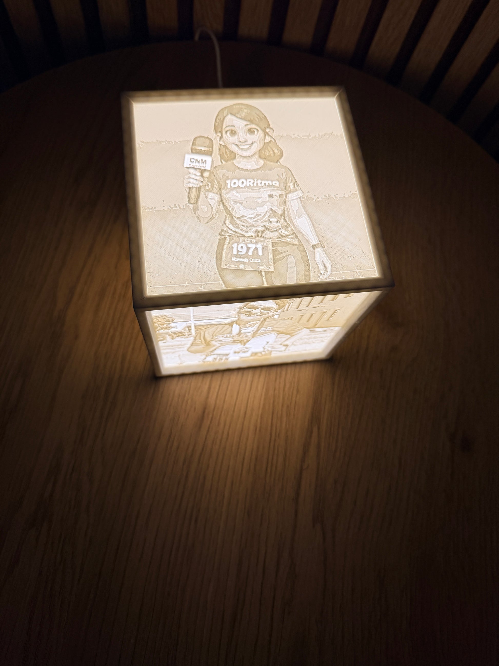 CUBO PERSONALIZADO COM FOTOS EM LITHOPHANE E LUZ LED